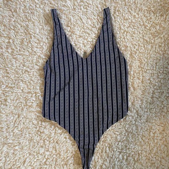☀️ Indah ☀️ Cheeky One-piece Swimsuit - Picture 6 of 6